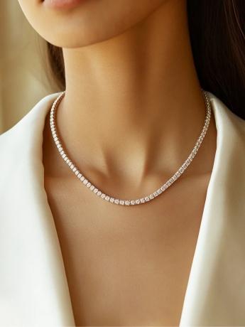 Elegant & Versatile Chain Necklace for Women: Style Guide